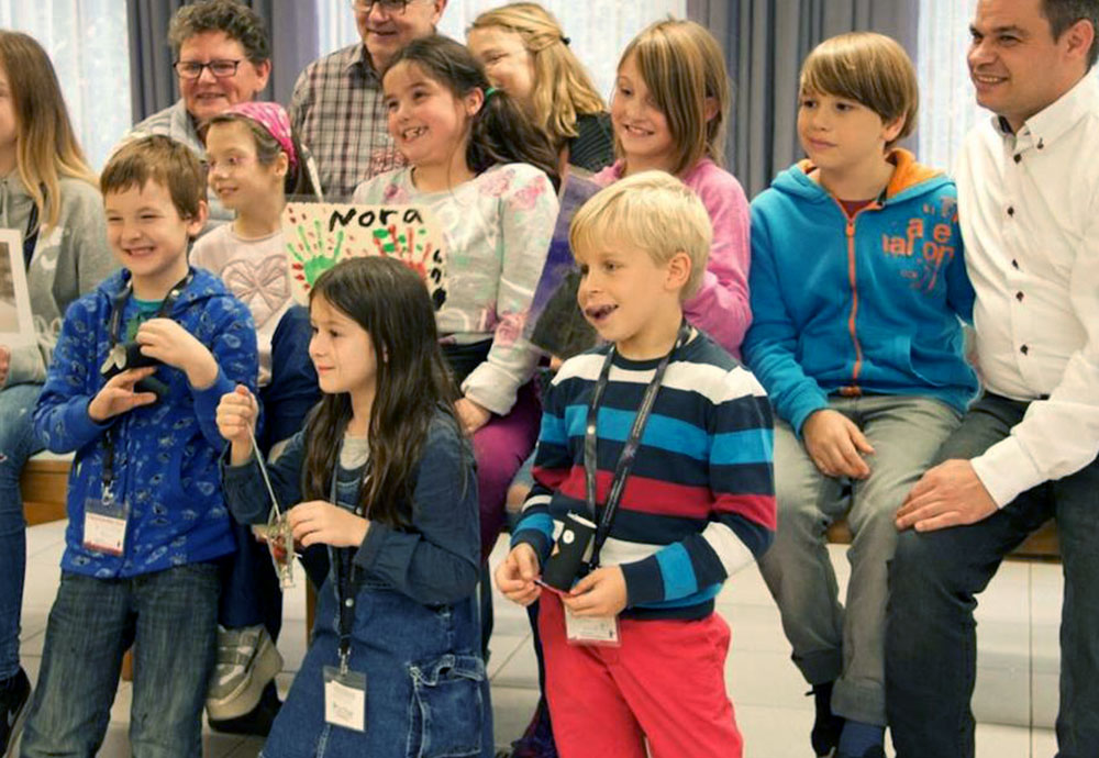 Kinderbetreuung auf einem Jahrestreffen